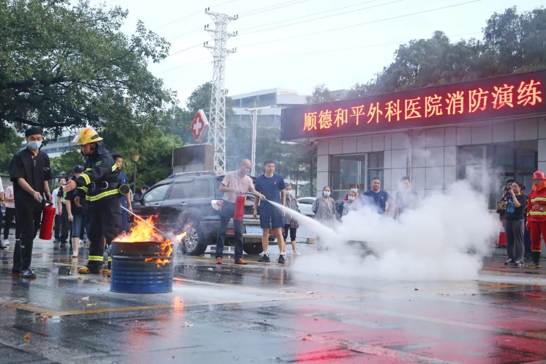 紧绷消防安全“弦”，筑牢医院安全“防火墙”